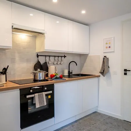 Daire Charming House, Large Private Terrace, Air Conditioning - 