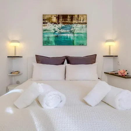 Daire Charming House, Large Private Terrace, Air Conditioning - 