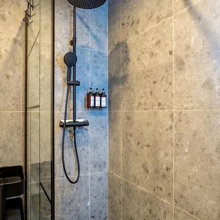 Daire Charming House, Large Private Terrace, Air Conditioning - 