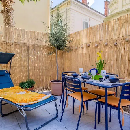 Daire Charming House, Large Private Terrace, Air Conditioning - 
