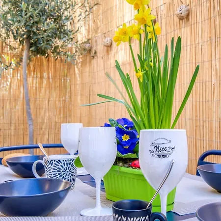 Daire Charming House, Large Private Terrace, Air Conditioning - 
