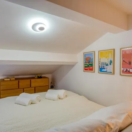 Charming House, Large Private Terrace, Air Conditioning - 