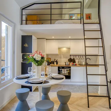 Charming House, Large Private Terrace, Air Conditioning - 